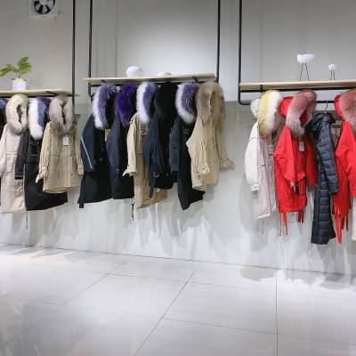 工廠清倉反季羽絨服一手貨源 尾貨羽絨服渠道 廣州折扣女裝批發(fā)市場(chǎng)