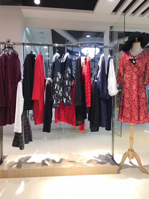 深圳品牌服裝庫存尾貨批發(fā)市場推薦圖片_高清圖_細節(jié)圖-廣州布梵 -